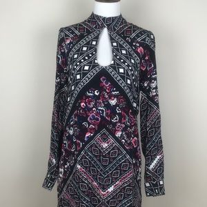 New Express shift dress XS keyhole front back